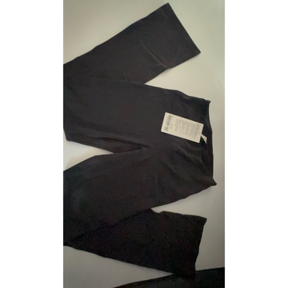 lululemon athletica Pants - NEW women's size 6 Lululemon Align Mini flare pant Xshort black leggings.